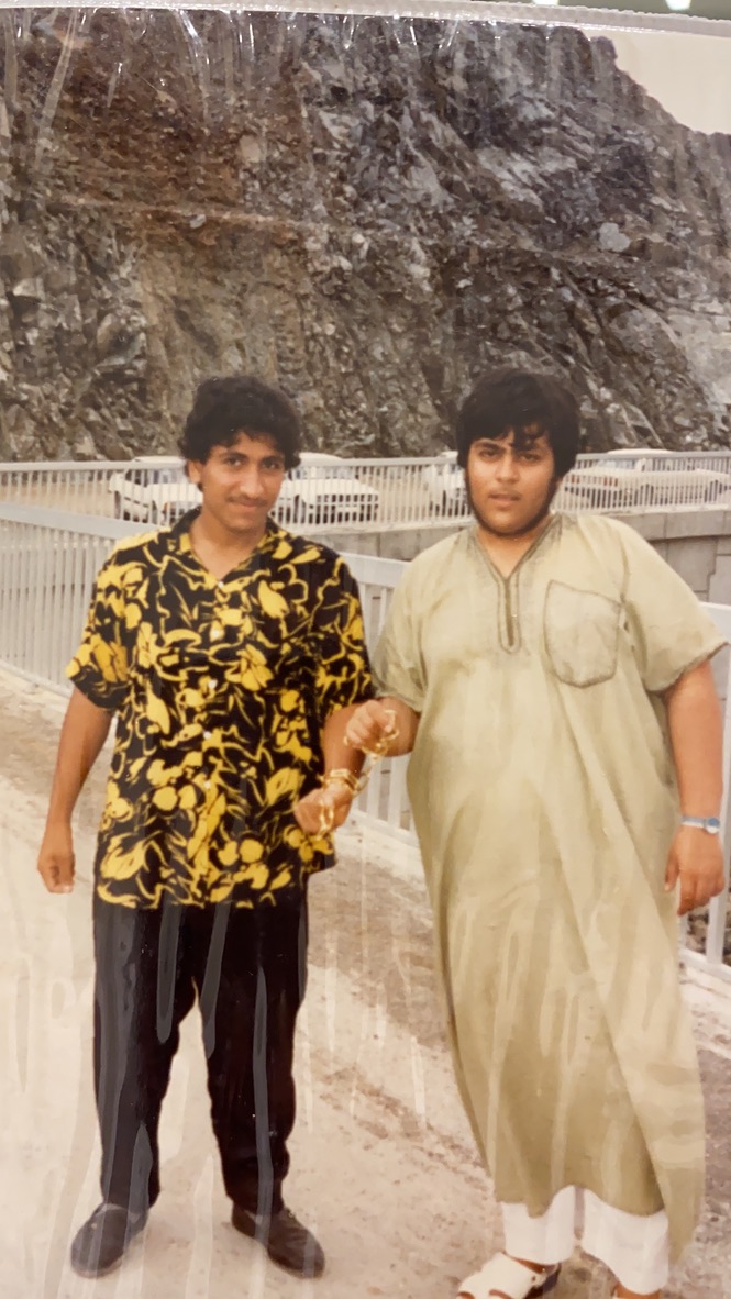 شبابُ الجسر